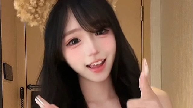 我再也不会卖萌了 因为根本没有人买