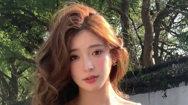 又给别的女的点赞,你是要逼疯我吗