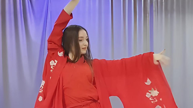 俄罗斯姑娘才艺表演24.04.20_空军(阿妮亚)02