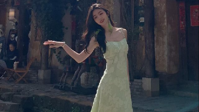 姐妹们！选绿色还是白色