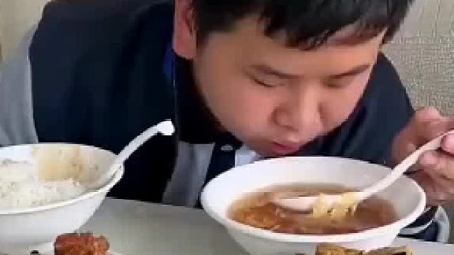 开心的眼睛都看不见了