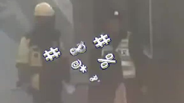 女子和外卖小哥吵架，小哥蹦跶学嘴 女子破防