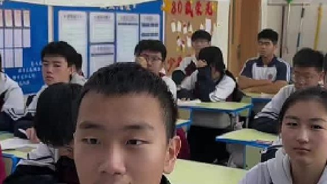 那个瓶子先满？