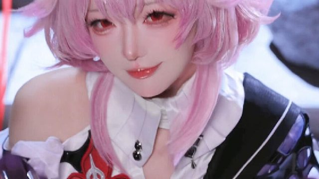 表演一个黑化萌๑Ő‿Őฅ