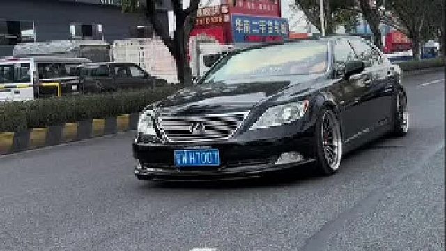 “哪有什么意难平，你开凌志你也行”