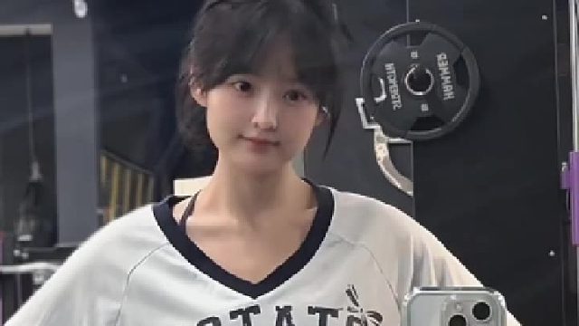 软萌发力！甜妹元气健身