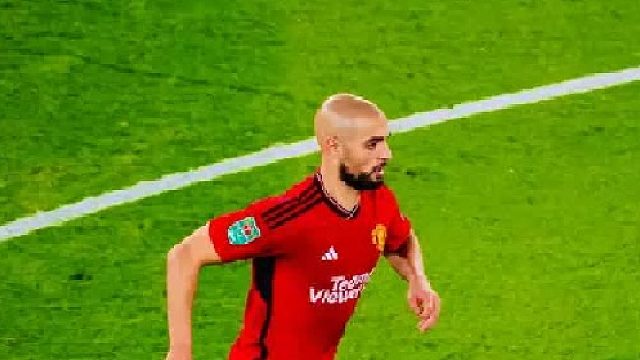 阿姆拉巴特曼联主场首秀高光混剪！滕哈赫安排踢左后卫，防守满分