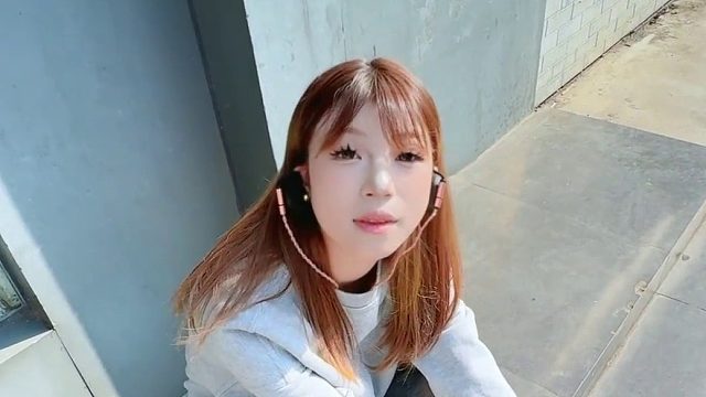 一起钓鱼的小伙伴交不起房租了，去找鱼塘老板借点