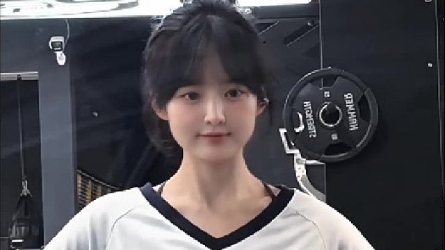 早说你喜欢肌肉女 我就不装了