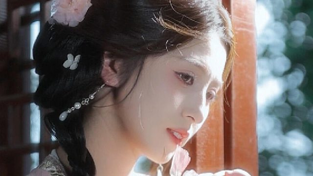 大人心里有明月的明，大人是我意中人的意