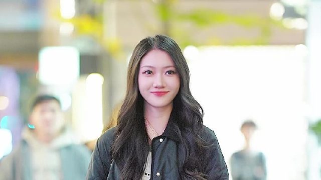 后来才知道，难过到极致不是哭就是笑。