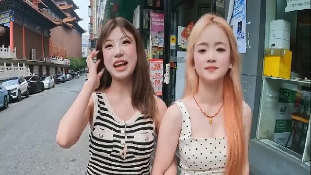 把小姐妹都带来了，今天钓鱼又多了个帮手