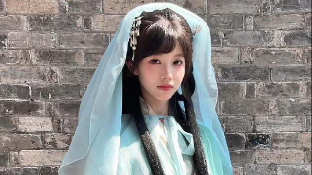 独倚峰峦举杯酌