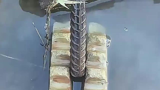 万万没想到，螺纹钢真让他磨出尖了，网友：我想知道磨了多久了 ​​​