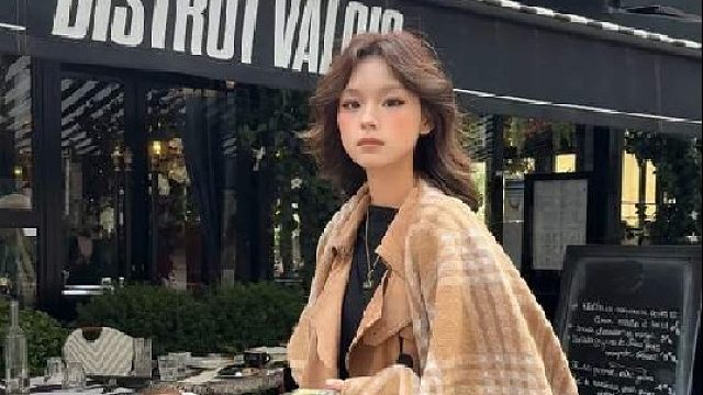 当你旅行一直偶遇同一个人时...