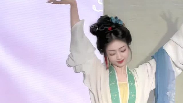 赶在秀场熄灯前的速拍