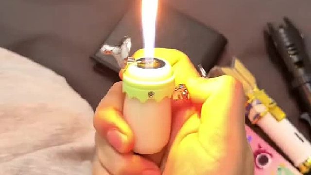 女朋友生气了，让我和火机去过吧