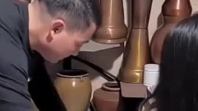 肚脐眼拔罐、这操作属实让人大开眼见啊。