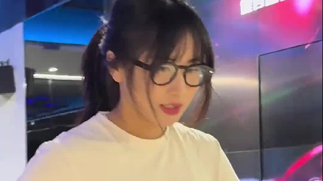 封印一掉 好像还能变强 眼镜一摘 实力翻倍