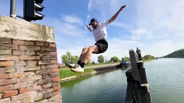 超硬核的跳跃挑战，这帮没班上的跑酷狠人，又又又出来整活了