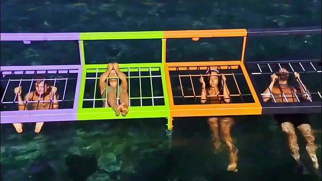 当铁笼子变身水牢，7个勇士，正用脸皮硬刚太平洋的涨潮速度