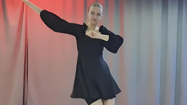 俄罗斯姑娘才艺表演24.04.25_梦露01