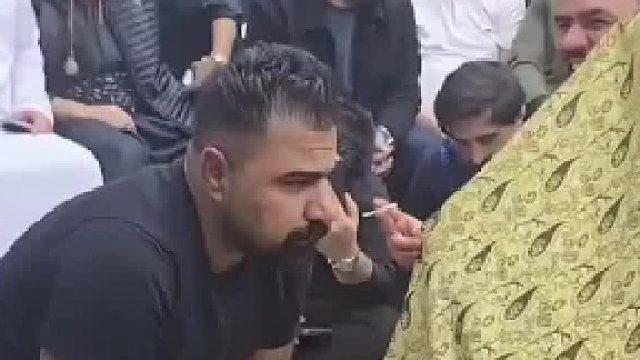 印度富二代玩赌牌，他们这种娱乐方式，让人摸不着头脑！