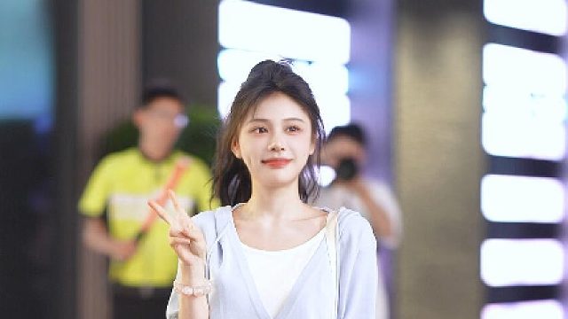 爱自己的明媚也爱自己的破碎