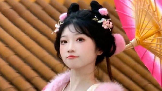 穿上汉服好像一颗水蜜桃