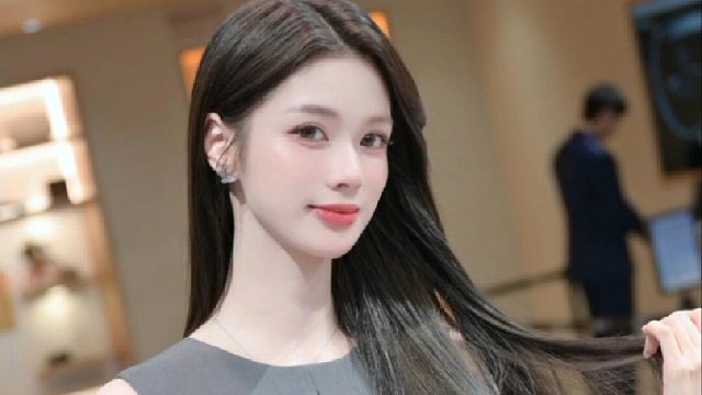 甜美可爱，活泼调皮