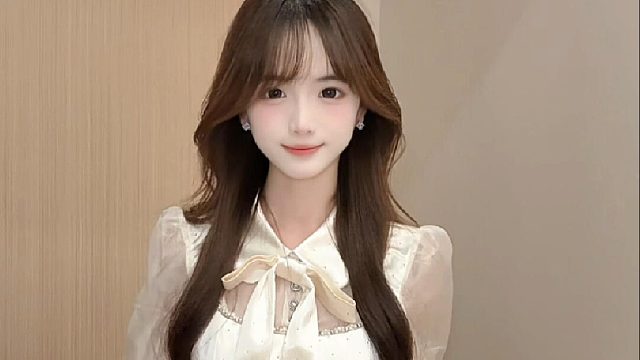 我的武器是薯条做的 虽然打人没伤害还软软的 但是吃起来香香的