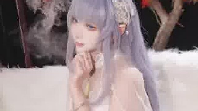 不活在你给的人设里。