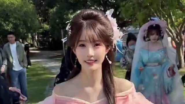 样子没变,心早已千变万化.”