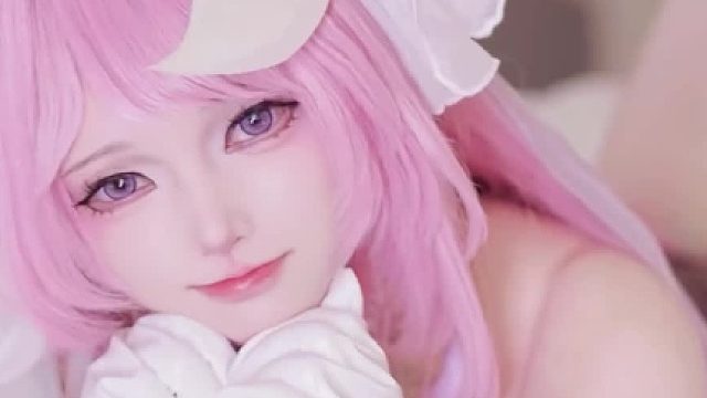 委屈巴巴的爱莉希雅