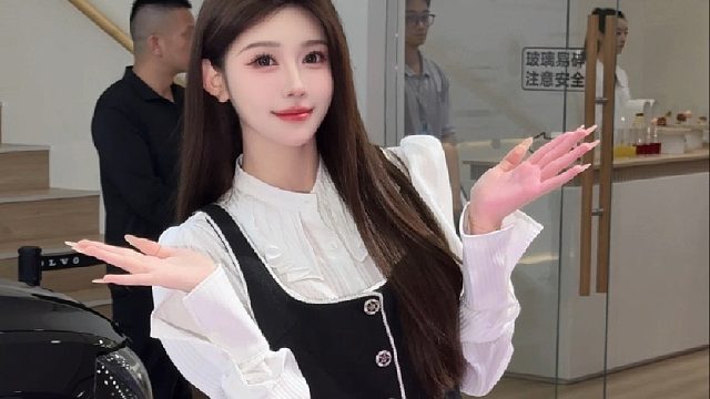 懂修车不？帮我瞅瞅这是不是备胎