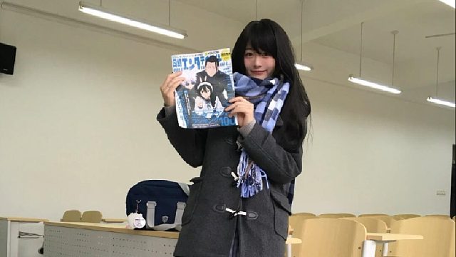 此般组合少了点甜美日系风情