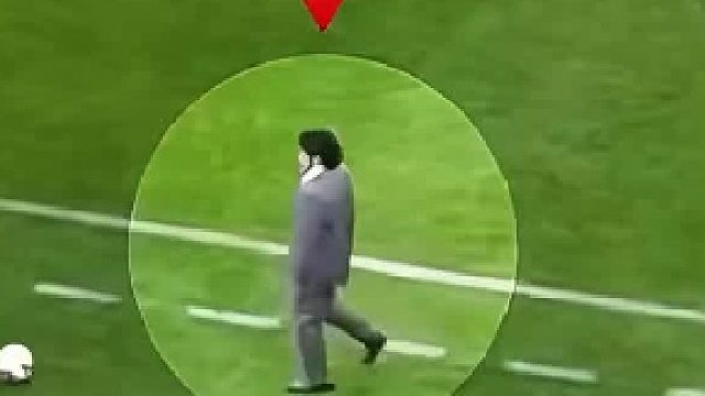 球队真正的“大BOSS”？别被场边的西装骗了