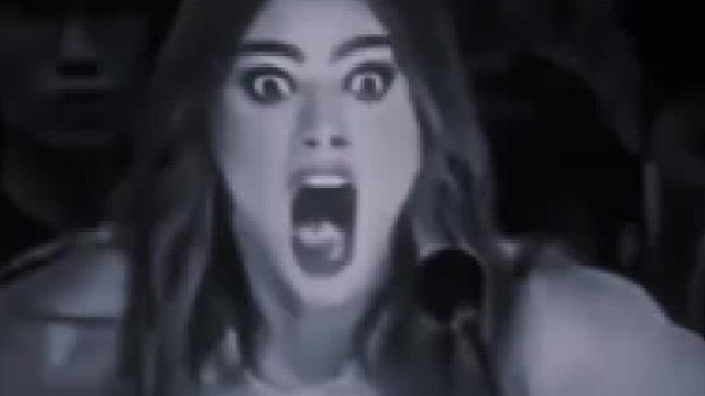 舞台上的她，你敢信？