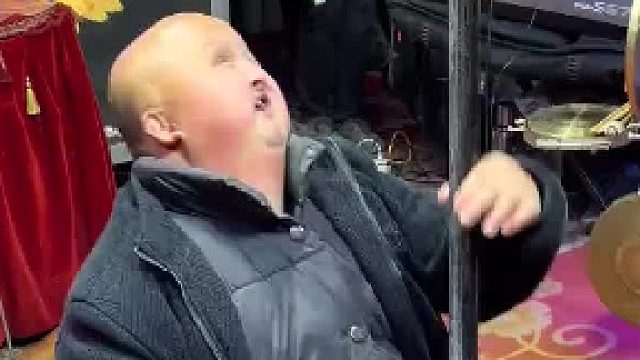 长的是鬼斧神工，__拉的是炉火纯青。