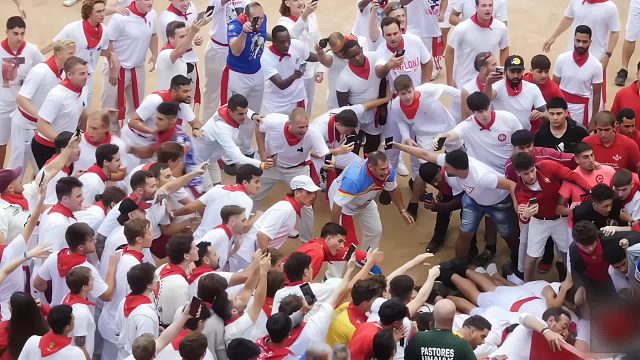 牛人才敢挑战的比赛，摸到牛头的次数最多，赢得算你厉害的称号