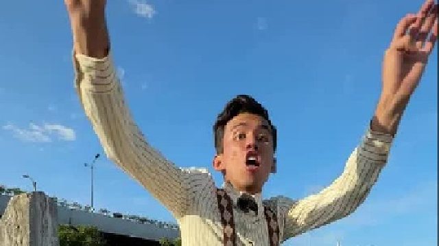 拉着保险柜跑的v8道奇战马6.4hemi