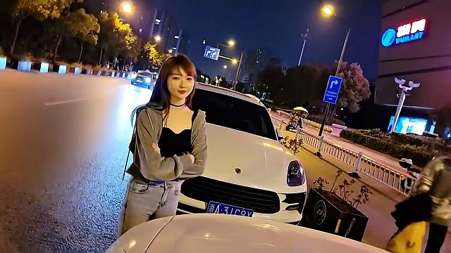 童锦程翻车现场，豪横富婆当街说要养童，观众：看这事闹的