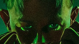 在這個(gè)世界上只要放屁就會(huì)被怪物抓走