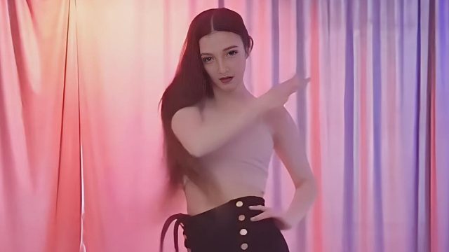 俄罗斯姑娘才艺表演24.04.28_空军(阿妮亚)00