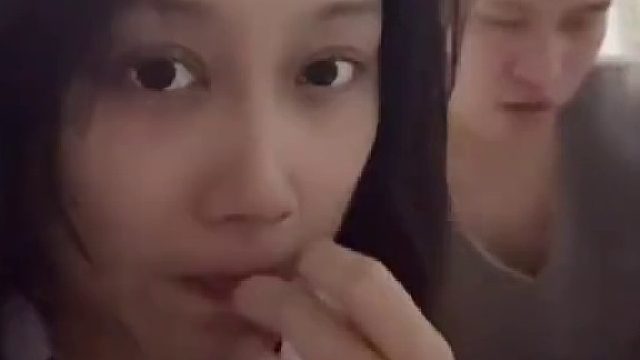 兄弟早上醒来脸都给自己扇肿了