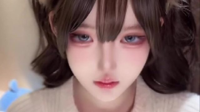 哥，这是谁家的小猫