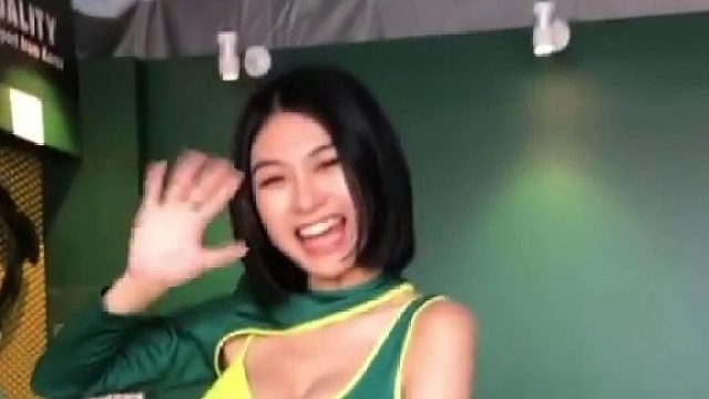 当你的天空下起大雨了 也不要怕因为有我在