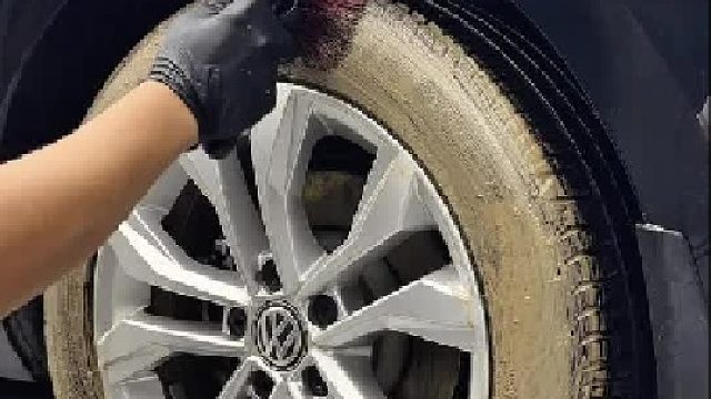 清洗完老板说不是他的车 开了八年的大众迈腾