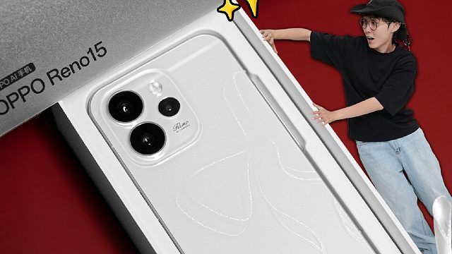 哦莫！背板开出蝴蝶结 OPPO Reno15