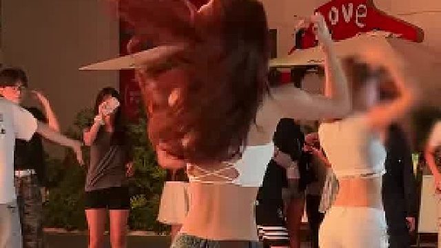 怎么会有这么丝滑的甩头！